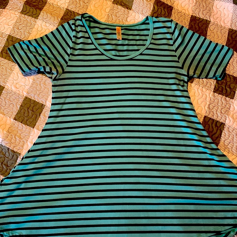 Lularoe top